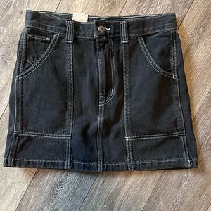 Levi's Black
Carpenter Miniskirt